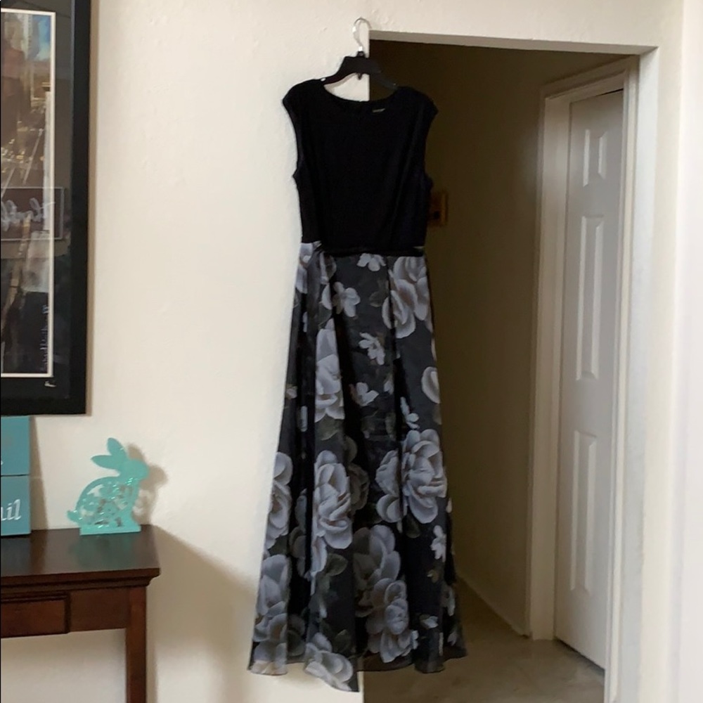 Ignite Evening Gown Size 12. Worn once.